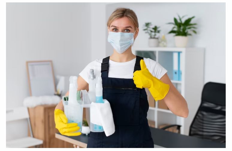 Professionelle Reinigungskraft